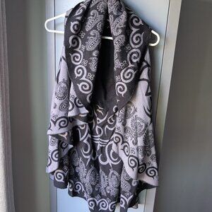 Reversible super soft poncho - clack and gray